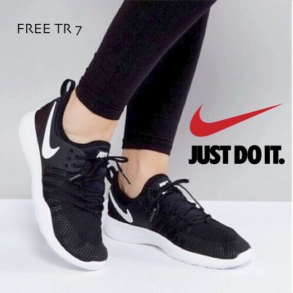 nike women's free tr 7 training shoes